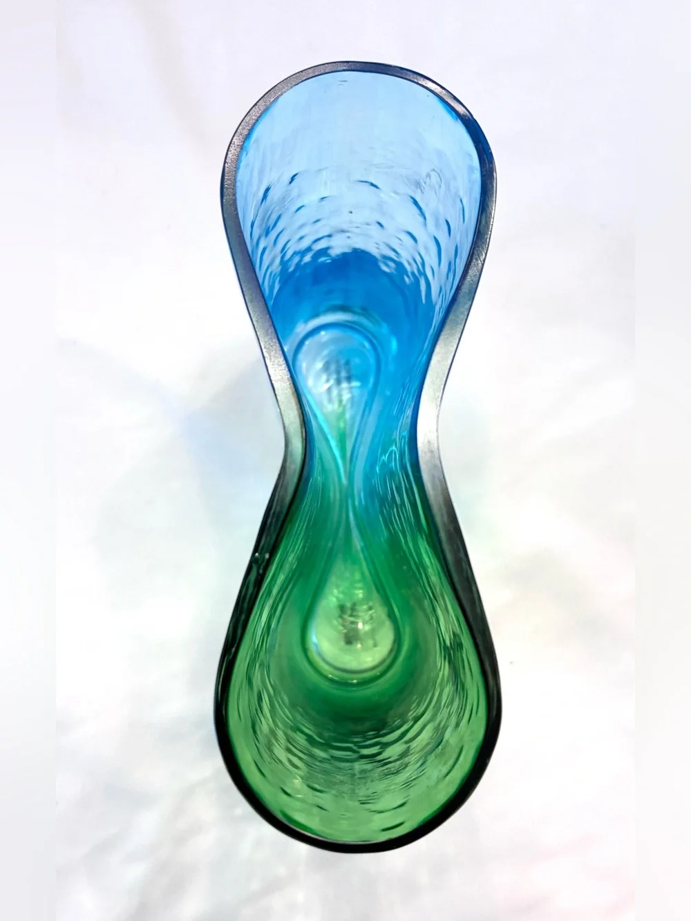 Vintage Southern Living at Home blown art glass wave infinity vase